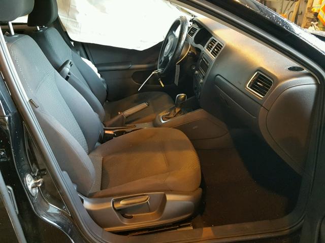 3VW2K7AJ2EM373092 - 2014 VOLKSWAGEN JETTA BASE BLACK photo 5