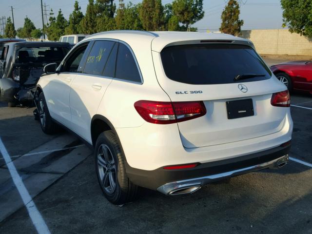 WDC0G4JB8JV029215 - 2018 MERCEDES-BENZ GLC 300 WHITE photo 3