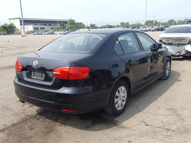 3VW2K7AJ4DM228179 - 2013 VOLKSWAGEN JETTA BASE Սև լուսանկար 4