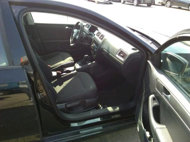 3VW2K7AJ4DM228179 - 2013 VOLKSWAGEN JETTA BASE Սև լուսանկար 5