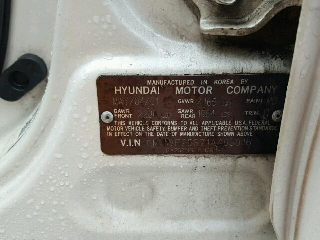 KMHWF25S71A483816 - 2001 HYUNDAI SONATA WHITE photo 10