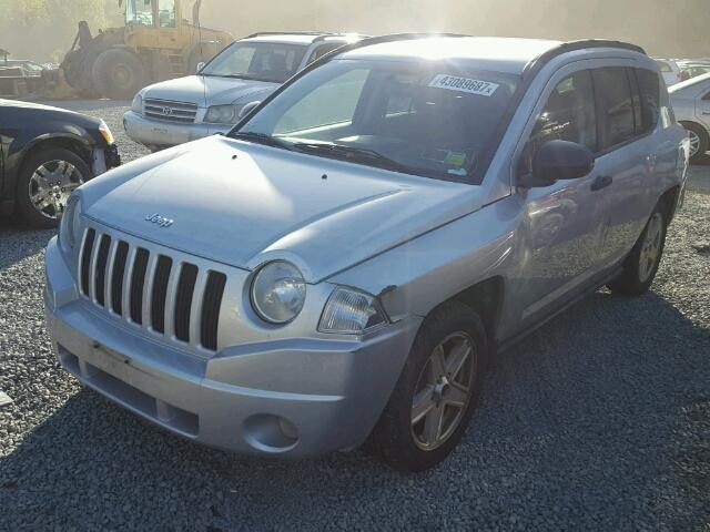 1J8FF47W37D594590 - 2007 JEEP COMPASS SILVER photo 2