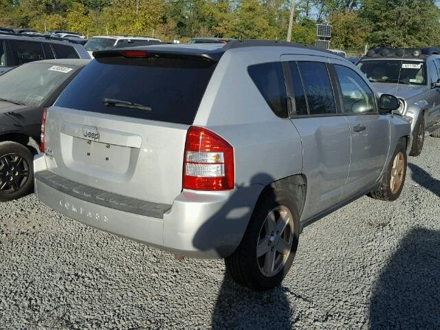 1J8FF47W37D594590 - 2007 JEEP COMPASS SILVER photo 4