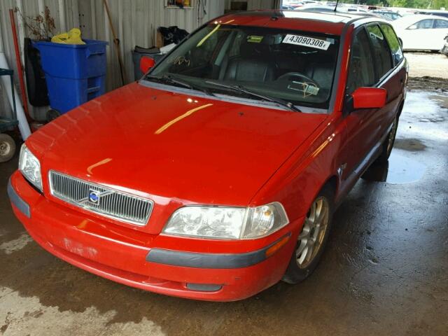 YV1VW29582F855019 - 2002 VOLVO V40 1.9T RED photo 2