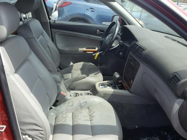 WVWWH63B91E241546 - 2001 VOLKSWAGEN PASSAT GLX MAROON photo 5