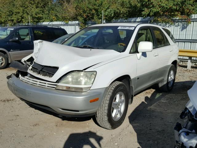 JTJHF10UX10210971 - 2001 LEXUS RX WHITE photo 2