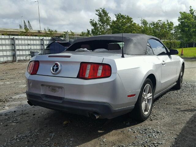 1ZVBP8EM9C5263901 - 2012 FORD MUSTANG SILVER photo 4