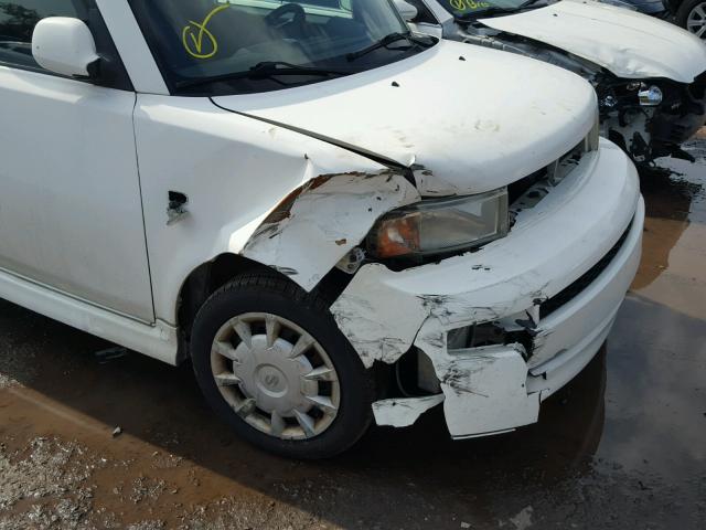 JTLKT324964040164 - 2006 TOYOTA SCION XB Weiß Foto 9