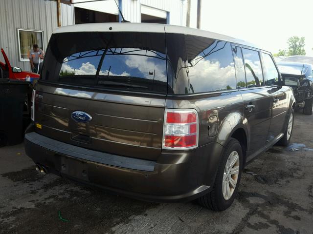 2FMGK5BC6BBD32454 - 2011 FORD FLEX SE BROWN photo 4