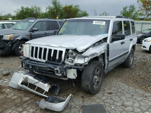 1J8HG48N86C230701 - 2006 JEEP COMMANDER SILVER photo 2