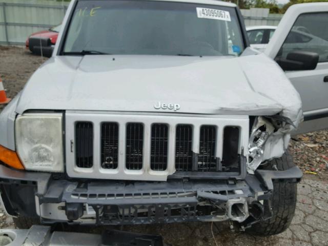 1J8HG48N86C230701 - 2006 JEEP COMMANDER SILVER photo 7