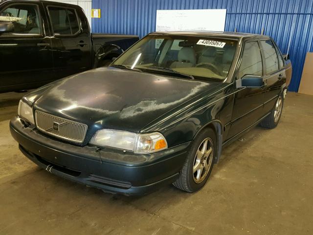 YV1LS5672W1498501 - 1998 VOLVO S70 GREEN photo 2