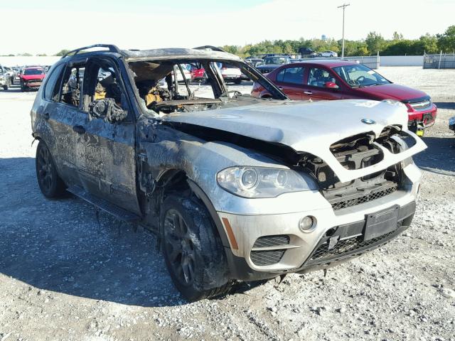 5UXZV4C54D0B01296 - 2013 BMW X5 XDRIVE3 Արծաթագույն լուսանկար 1