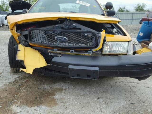 2FABP7BV1AX129833 - 2010 FORD CROWN VICT YELLOW photo 9