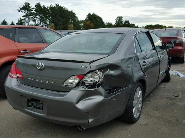 4T1BK36B95U028744 - 2005 TOYOTA AVALON GRAY photo 4