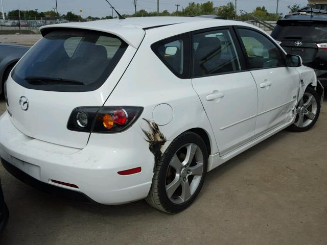 JM1BK143041180528 - 2004 MAZDA 3 HATCHBAC WHITE photo 4