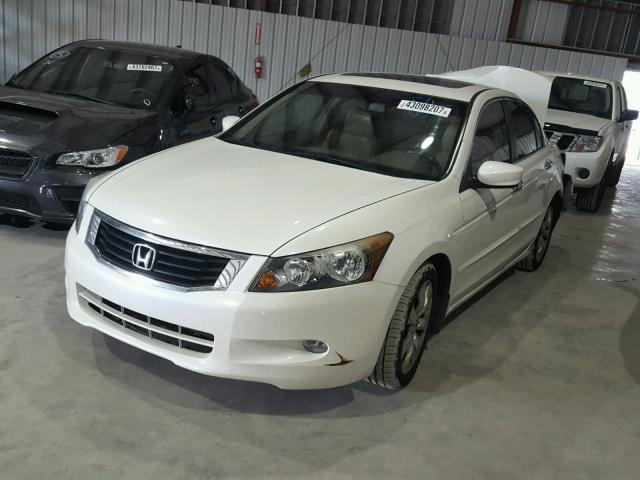 1HGCP36818A047004 - 2008 HONDA ACCORD WHITE photo 2