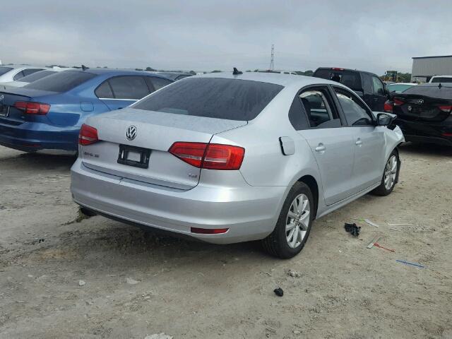 3VWD17AJ6FM331683 - 2015 VOLKSWAGEN JETTA SE 银色 照片 4