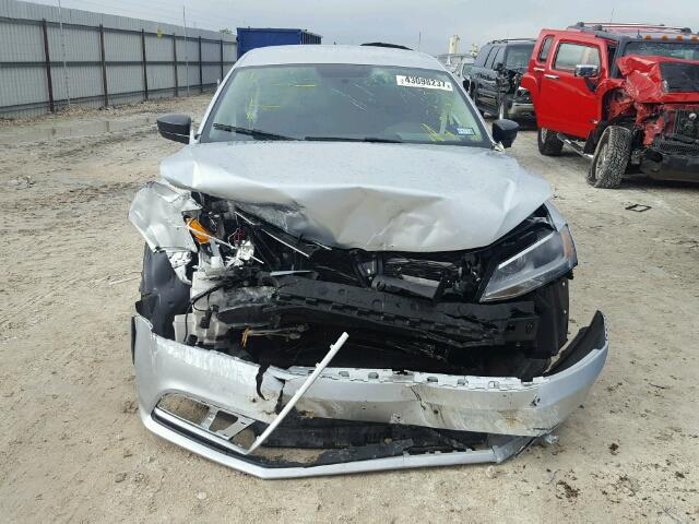 3VWD17AJ6FM331683 - 2015 VOLKSWAGEN JETTA SE 银色 照片 9