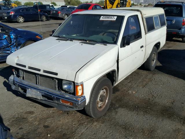 1N6ND11S3JC316778 - 1988 NISSAN D21 SHORT WHITE photo 2