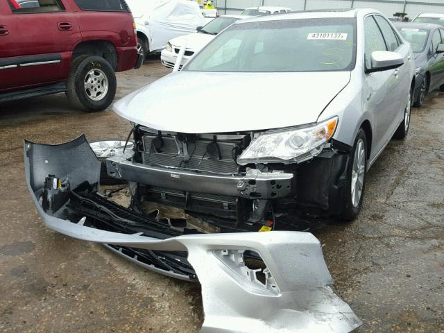 4T1BD1FK6EU135653 - 2014 TOYOTA CAMRY HYBR SILVER photo 2