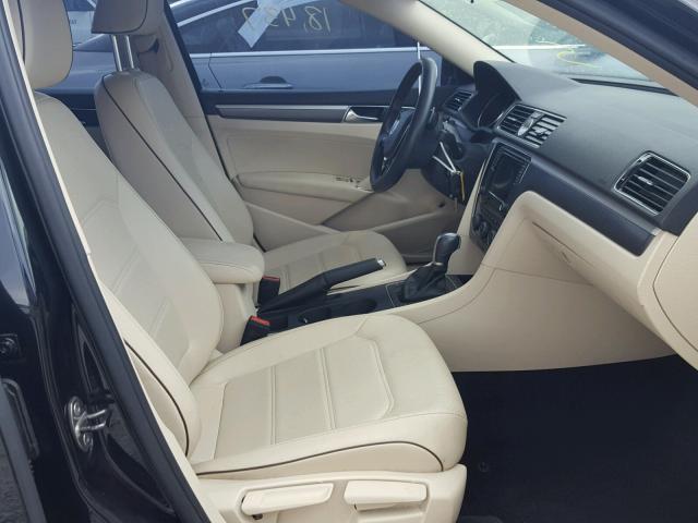 1VWDT7A32HC047905 - 2017 VOLKSWAGEN PASSAT R-L BLACK photo 5