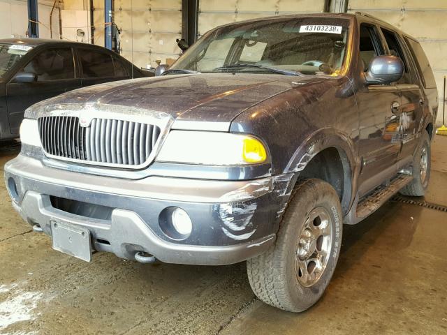 5LMPU28A9XLJ30176 - 1999 LINCOLN NAVIGATOR BLUE photo 2