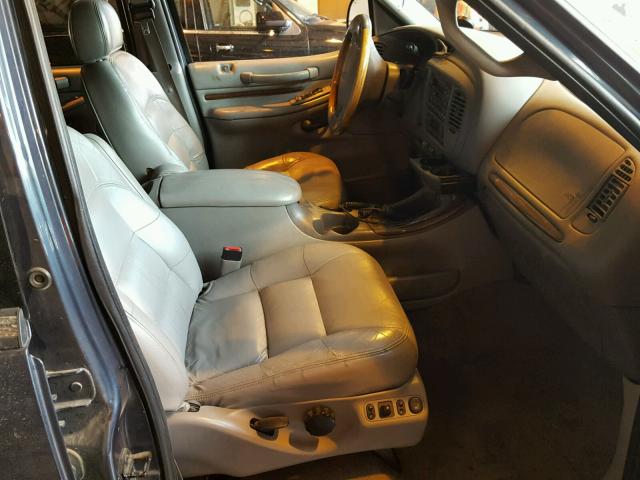 5LMPU28A9XLJ30176 - 1999 LINCOLN NAVIGATOR BLUE photo 5