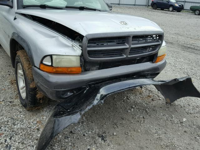 1B7GL12X02S698266 - 2002 DODGE DAKOTA BAS SILVER photo 9