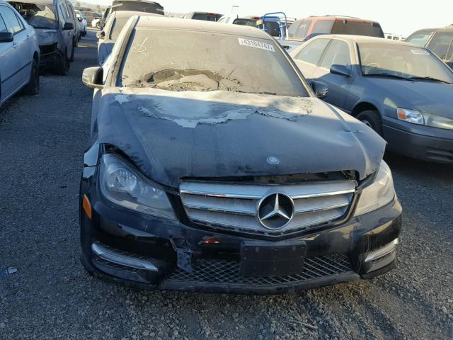 WDDGF4HBXDF983188 - 2013 MERCEDES-BENZ C BLACK photo 9