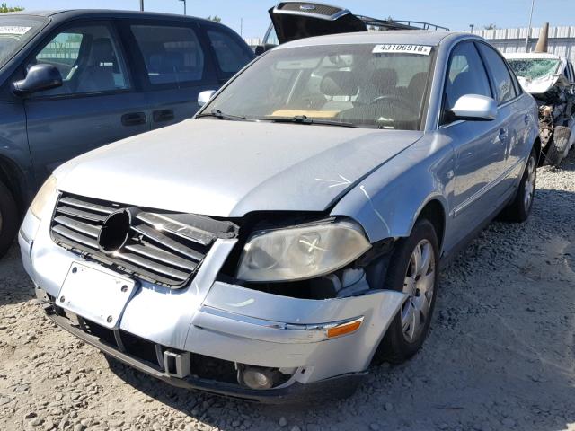 WVWRH63B43P255813 - 2003 VOLKSWAGEN PASSAT GLX BLUE photo 2