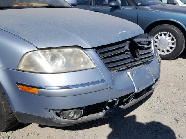 WVWRH63B43P255813 - 2003 VOLKSWAGEN PASSAT GLX BLUE photo 9