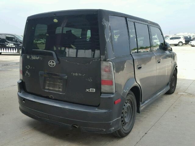JTLKT324X64102218 - 2006 TOYOTA SCION XB Gris foto 4
