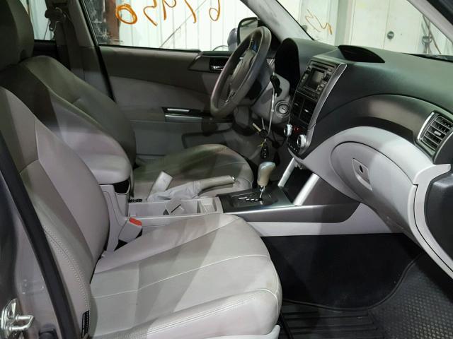 JF2SHBGC1BH757251 - 2011 SUBARU FORESTER T SILVER photo 5
