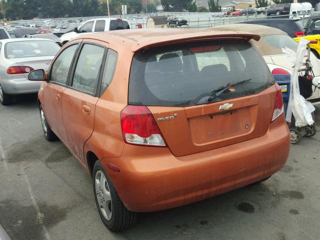 KL1TD66677B756334 - 2007 CHEVROLET AVEO BASE ORANGE photo 3