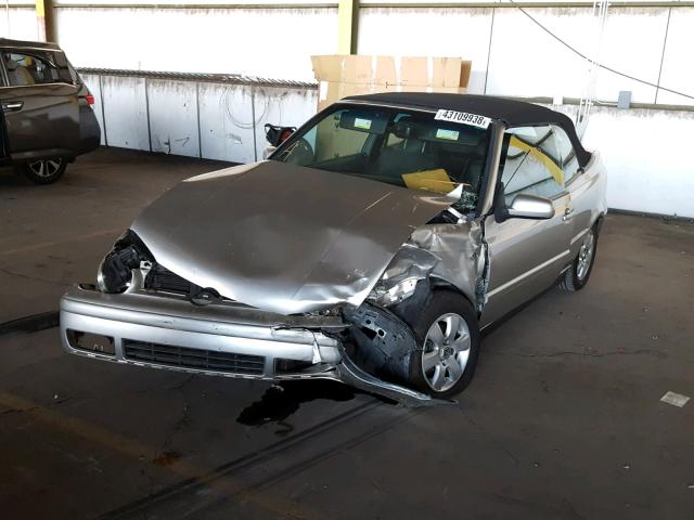3VWDC21V31M812757 - 2001 VOLKSWAGEN CABRIO GLX 银色 照片 2