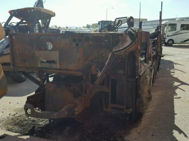 4UZAAHDC45CU89394 - 2005 FREIGHTLINER CHASSIS BURN photo 2