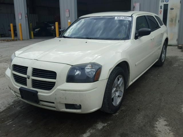 2D4FV48V25H695994 - 2005 DODGE MAGNUM SXT WHITE photo 2