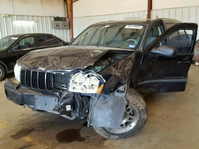 1J8GR48K77C614367 - 2007 JEEP GRAND CHER BLACK photo 2