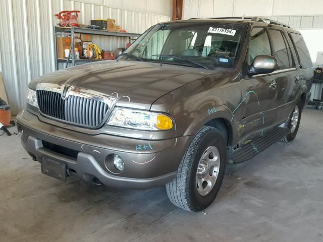 5LMFU28RX2LJ12683 - 2002 LINCOLN NAVIGATOR GRAY photo 2