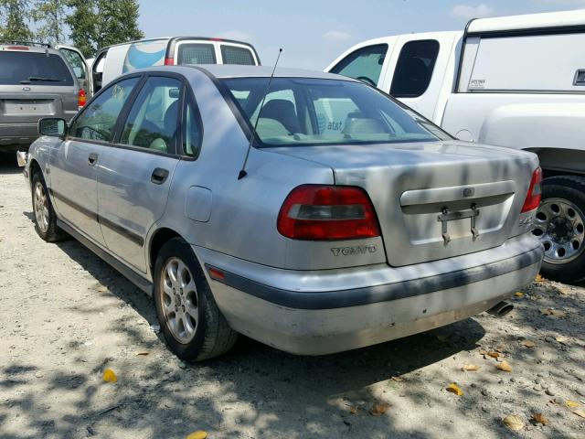 YV1VS2557YF574145 - 2000 VOLVO S40 SILVER photo 3