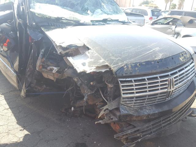 5LMJJ2H58BEJ02061 - 2011 LINCOLN NAVIGATOR Schwarz Foto 9