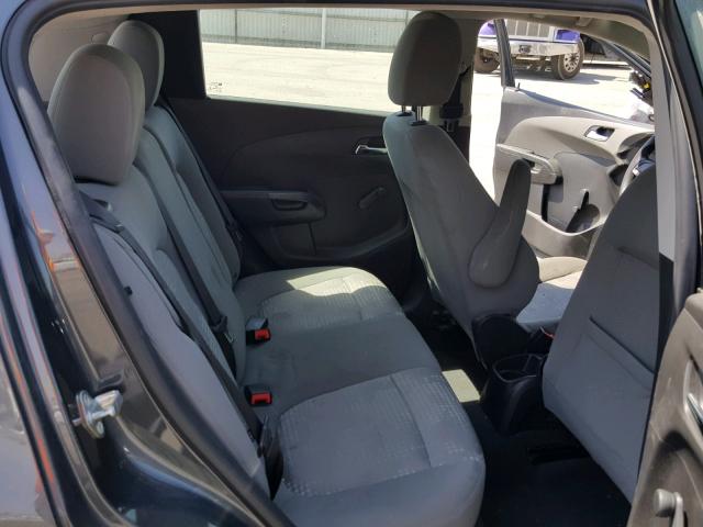 1G1JA6SGXD4135072 - 2013 CHEVROLET SONIC LS GRAY photo 6
