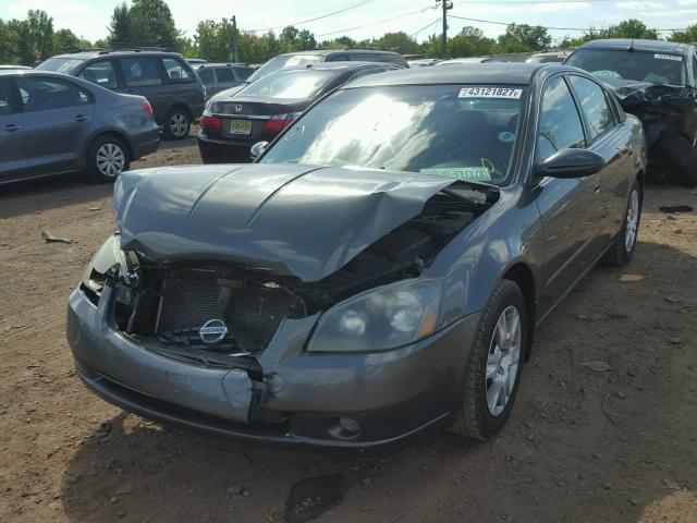 1N4AL11D85C223496 - 2005 NISSAN ALTIMA S GRAY photo 2