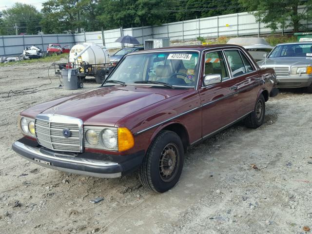 WDBAB33A9DB020485 - 1983 MERCEDES-BENZ 300 DT MAROON photo 2