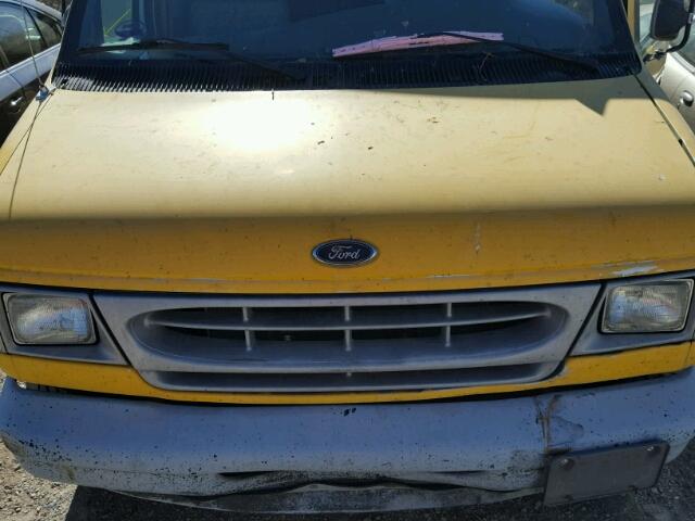 1FTPE2424XHB09399 - 1999 FORD ECONOLINE YELLOW photo 7