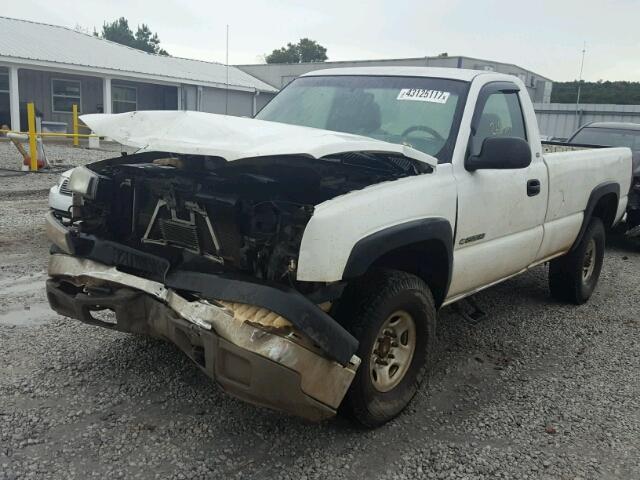 1GCHK24U63Z226467 - 2003 CHEVROLET SILVERADO WHITE photo 2