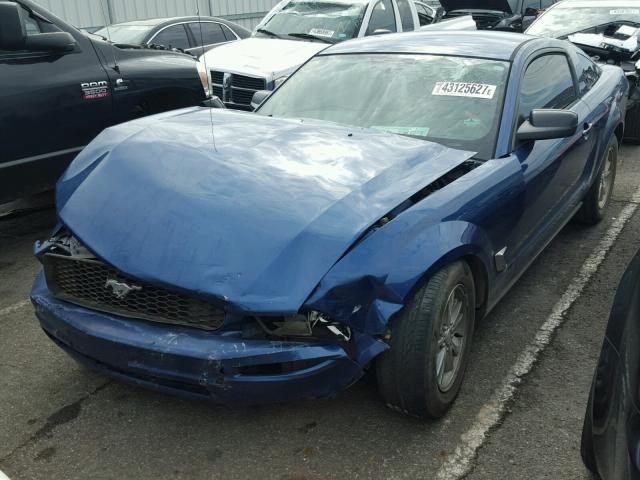 1ZVHT80N885125666 - 2008 FORD MUSTANG BLUE photo 2