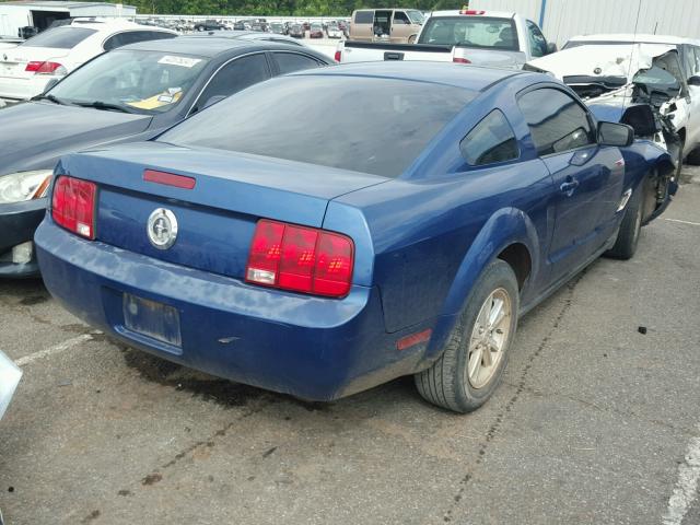 1ZVHT80N885125666 - 2008 FORD MUSTANG BLUE photo 4