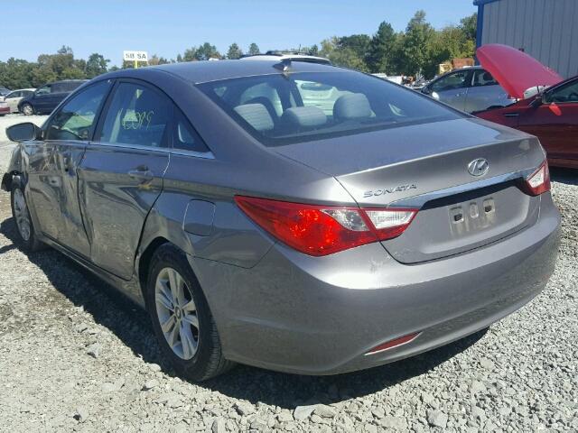 5NPEB4AC4DH568633 - 2013 HYUNDAI SONATA GRAY photo 3